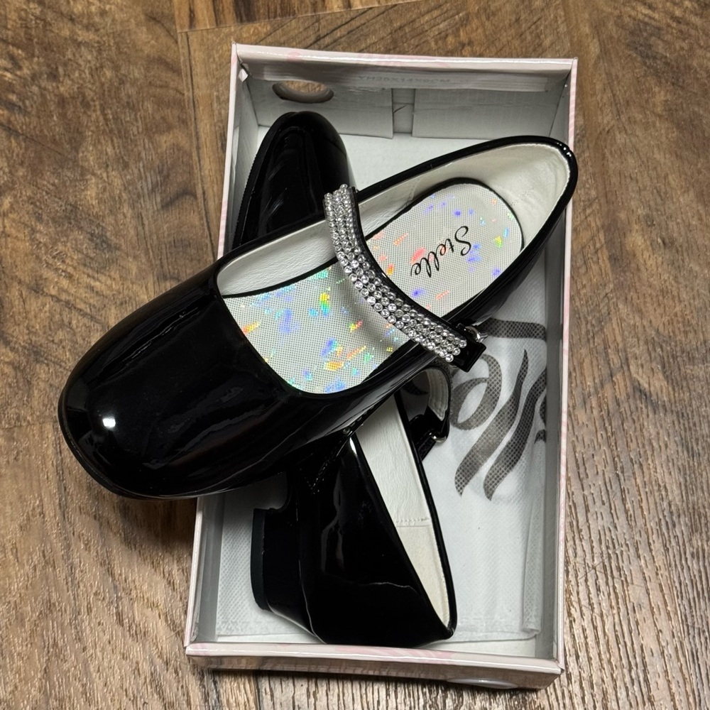 Dress shoes